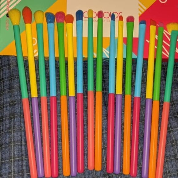 Docolor Eye Makeup 16pcs Colorful Eyeshadow Syanthic Hair Makeup Brush Set - Picture 13 of 15